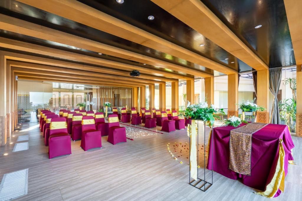 Vouk Hotel & Suites фото 101