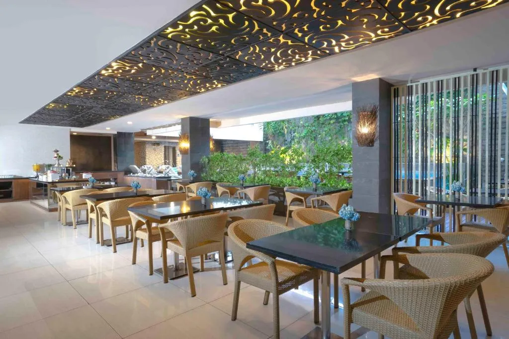 Solaris Hotel Kuta фото 38