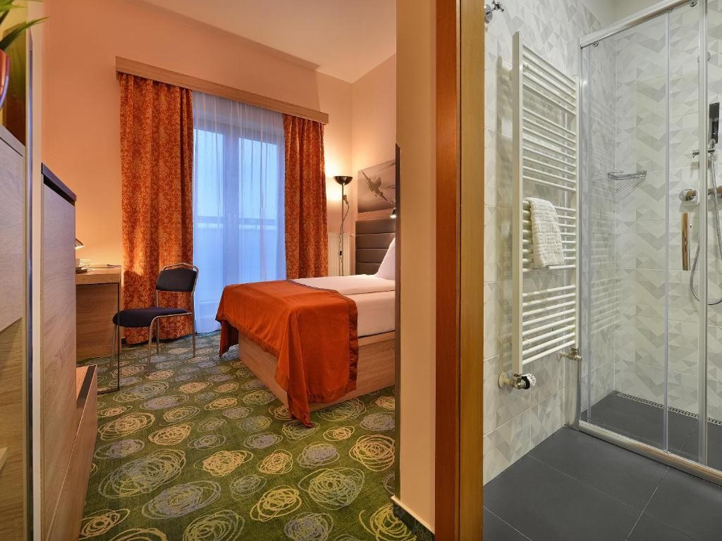 Ramada Airport Hotel Prague фото 49