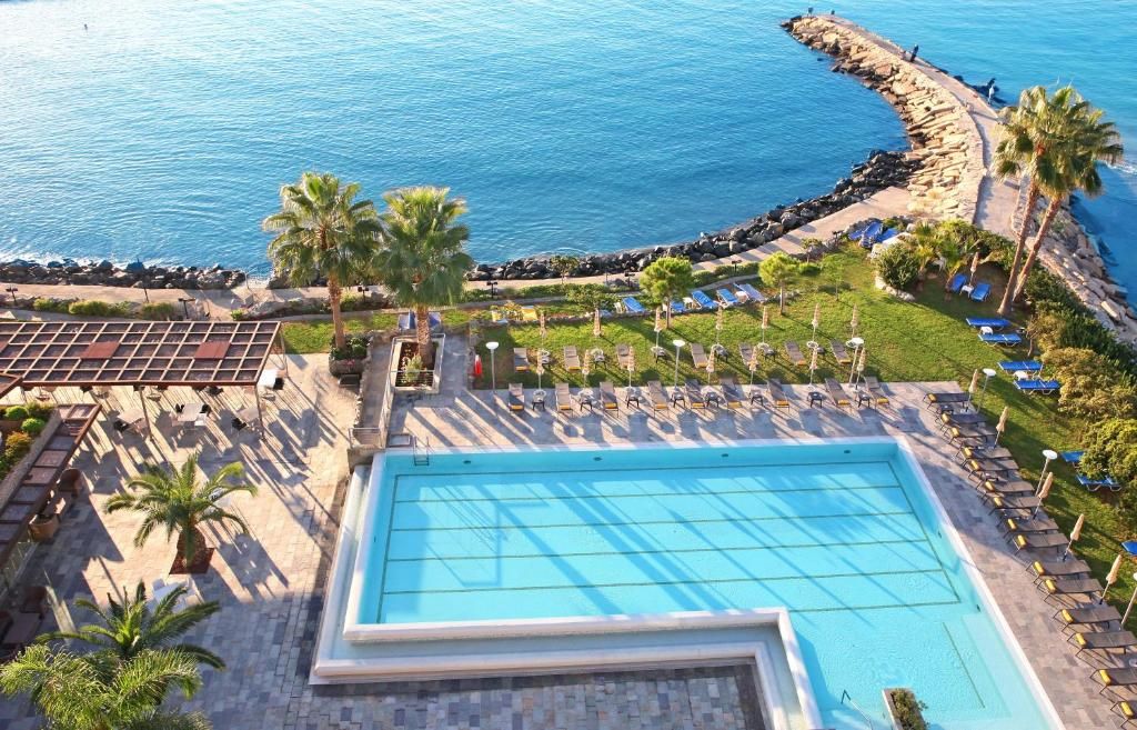 Crowne Plaza Limassol фото 28