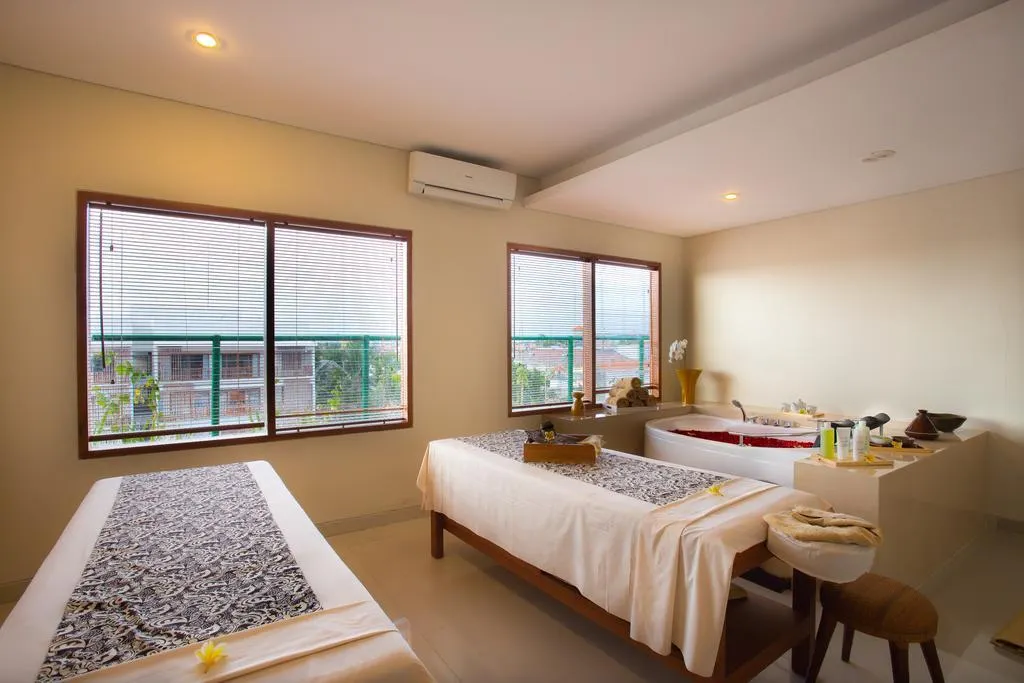 The Sun Hotel & Spa Legian фото 7