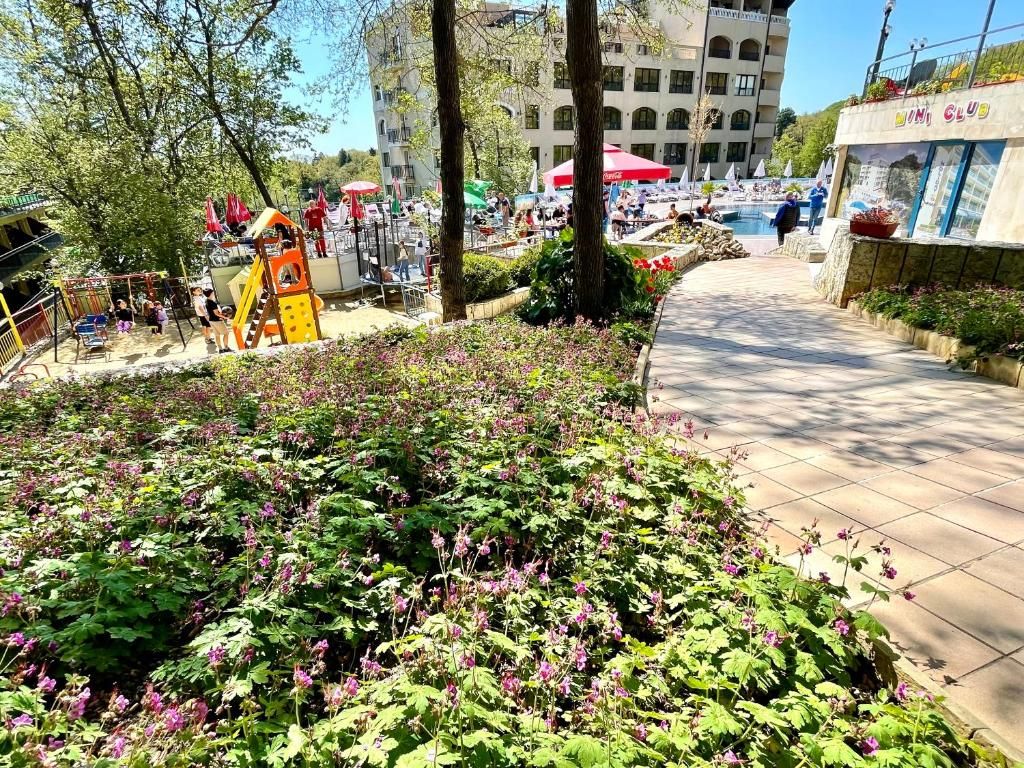Holiday Park Hotel фото 21