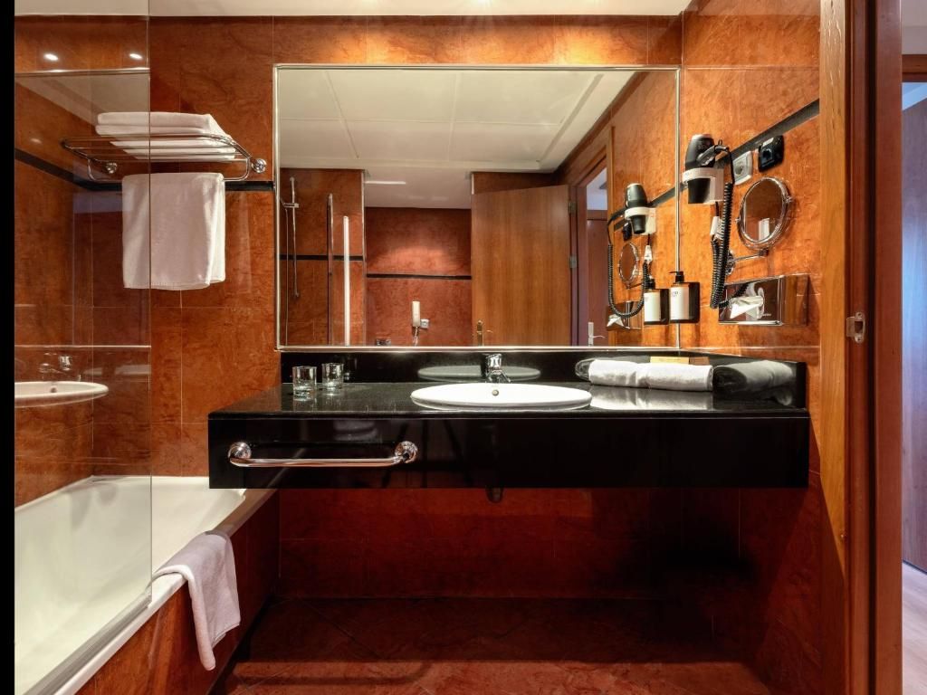 Tryp Madrid Alameda Aeropuerto Hotel фото 9