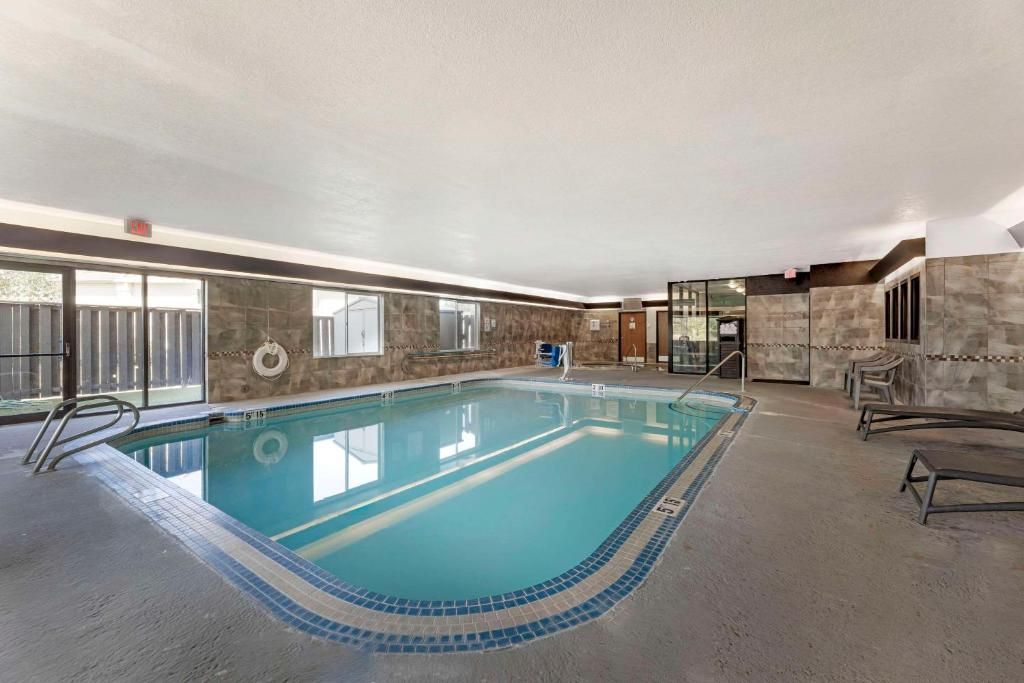 Comfort Suites фото 7