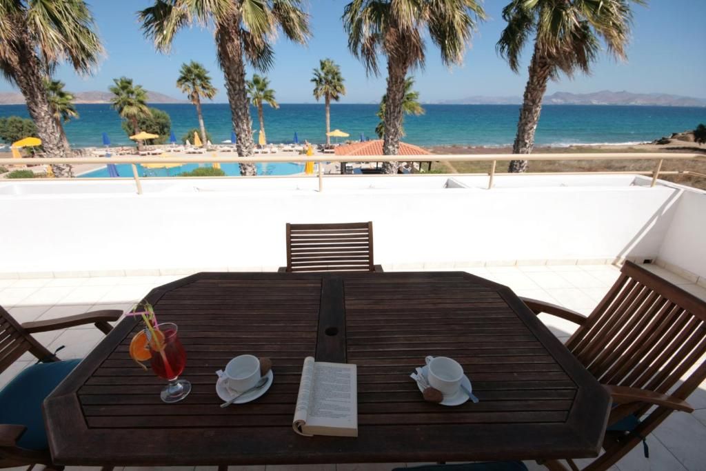 Irina Beach Hotel & Apartments фото 8