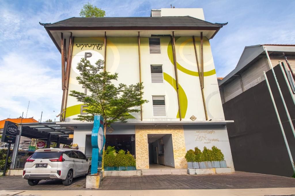 Zest Hotel Legian фото 31