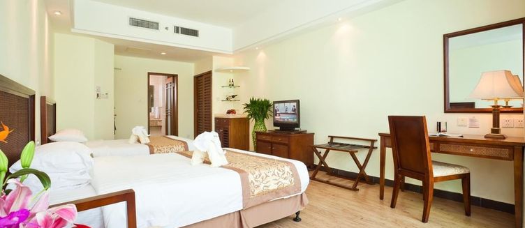 Фото отеля Baohong Hotel Sanya (Annex Building)