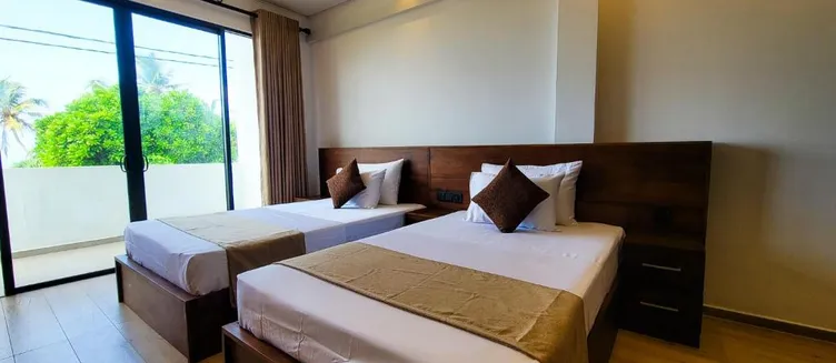 Фото отеля Lavinia Beach Hotel