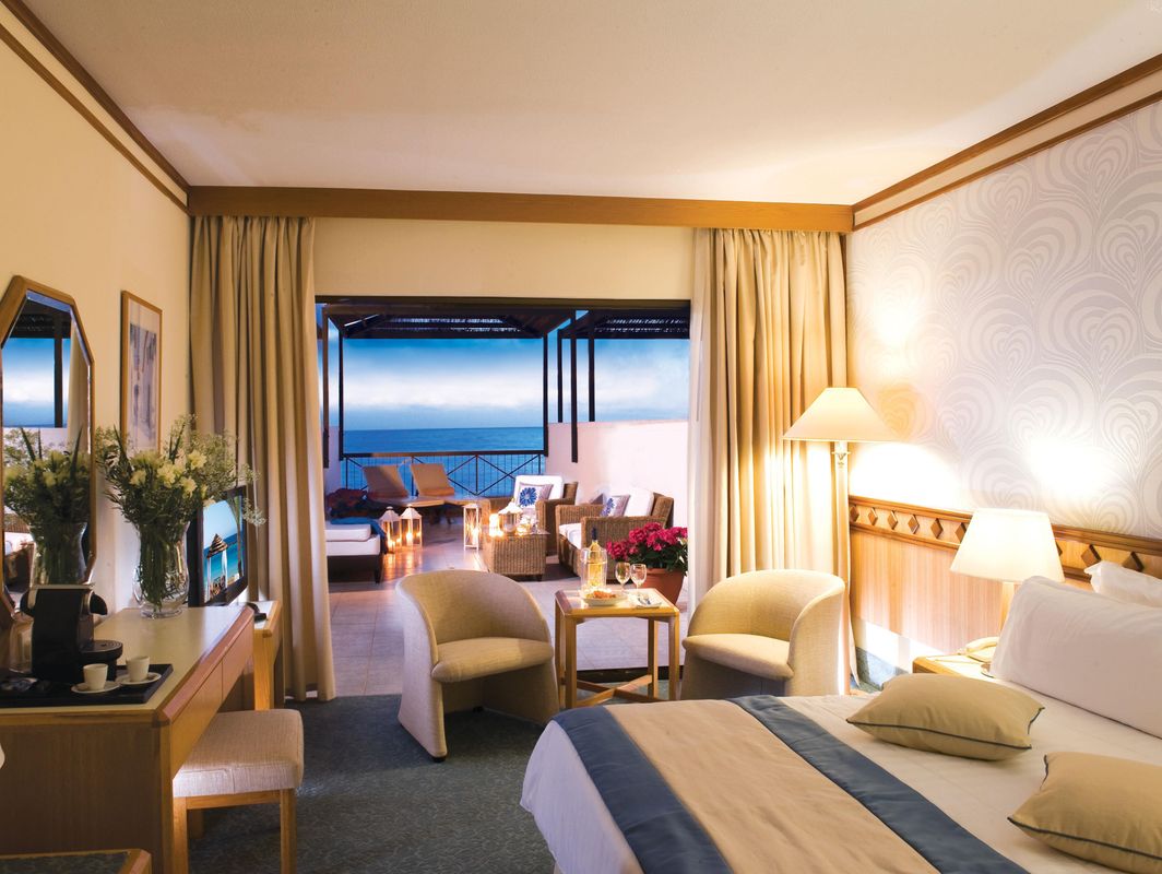 Constantinou Bros Athena Beach Hotel фото 23