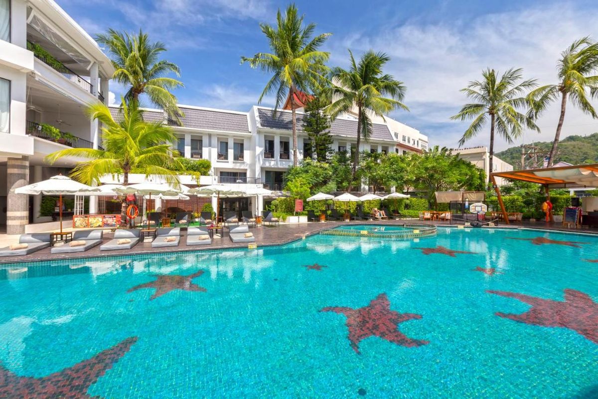 Sawaddi Patong Resort & Spa by Tolani фото 6