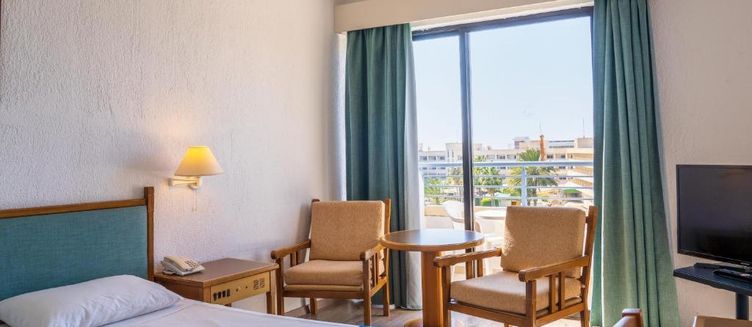Фото отеля Paphos Gardens Holiday Resort