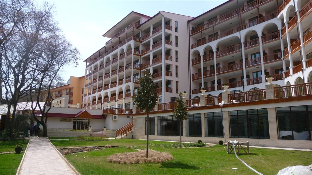 Estreya Residence Hotel and SPA фото 0