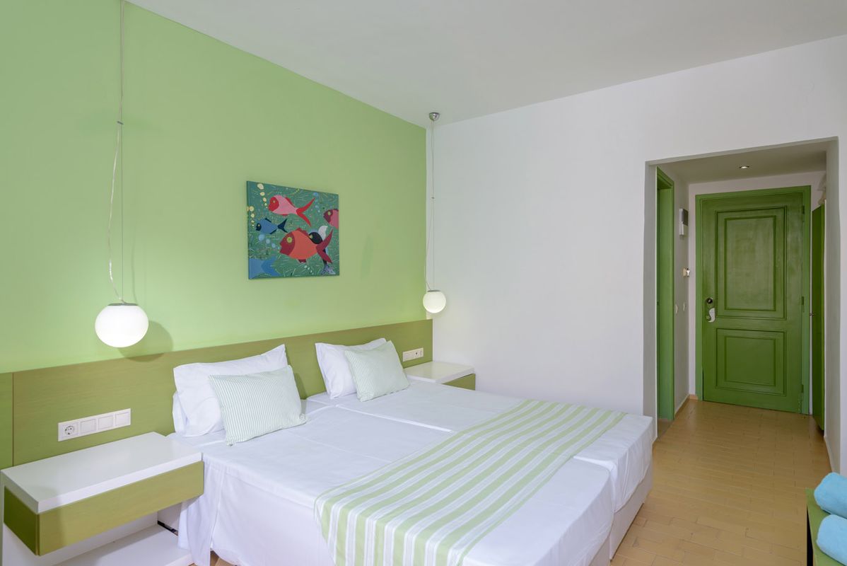 Zeus Hotels Palm Beach фото 2