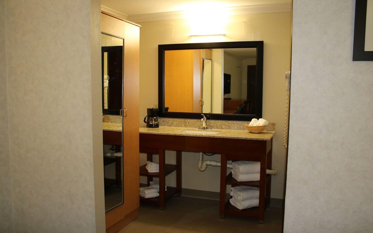 Comfort Inn Near Old Town Pasadena in Eagle Rock CA фото 2
