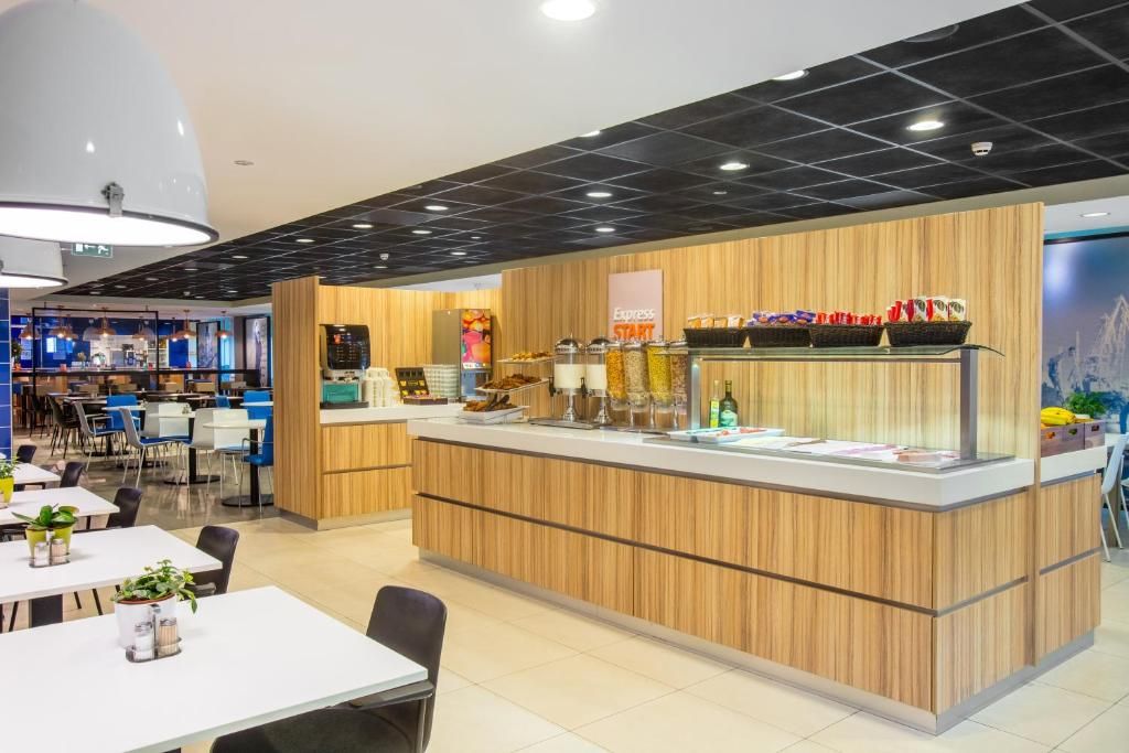 Holiday Inn Express Rotterdam - Central Station фото 24