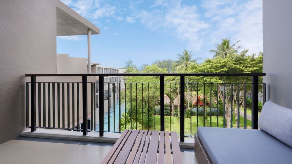 Le Meridien Phuket Mai Khao Beach Resort фото 92