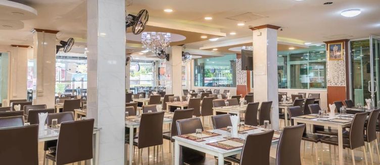 Фото отеля Regenta Central Residency