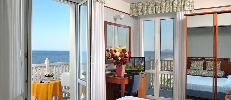Фото отеля Hotel De France