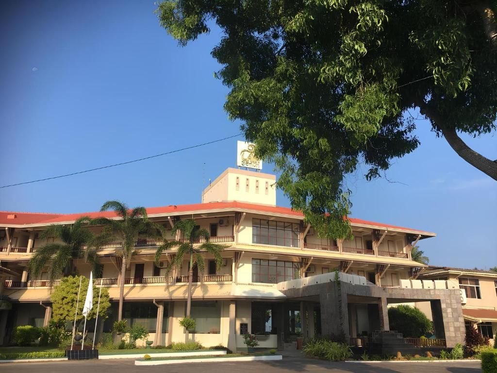 Laya Beach Hotel фото 20