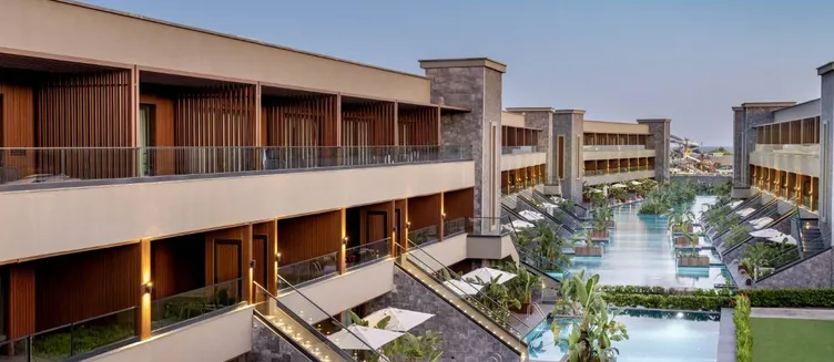 Фото отеля Jacaranda Luxury Resort