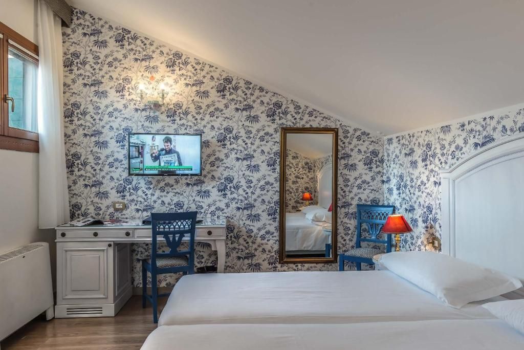 Hotel La Fenice et Des Artistes фото 14