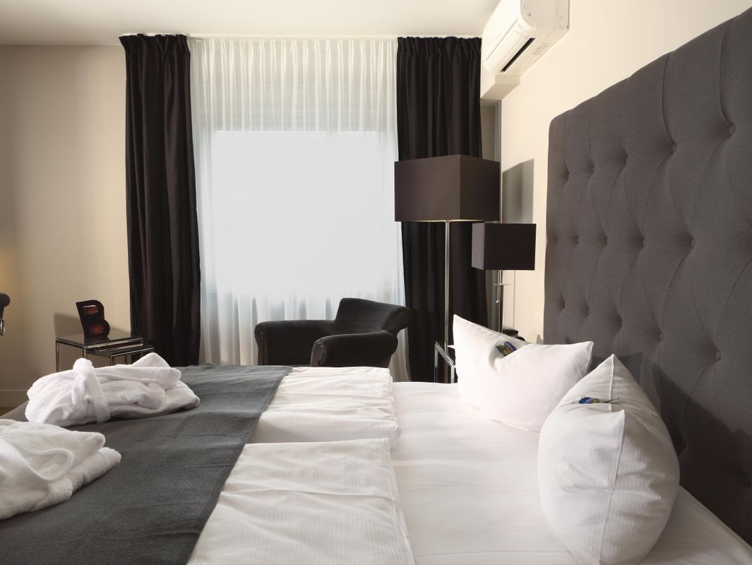 Tryp by Wyndham Bremen Airport фото 0