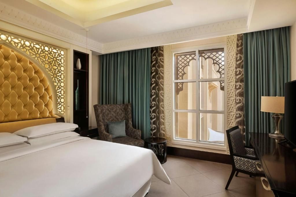 Sheraton Sharjah Beach Resort & Spa фото 124