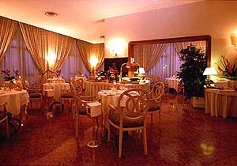 Hotel NH Ancona фото 34