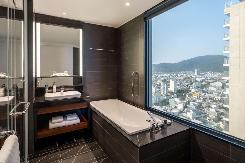 Hilton Garden Inn Da Nang фото 33