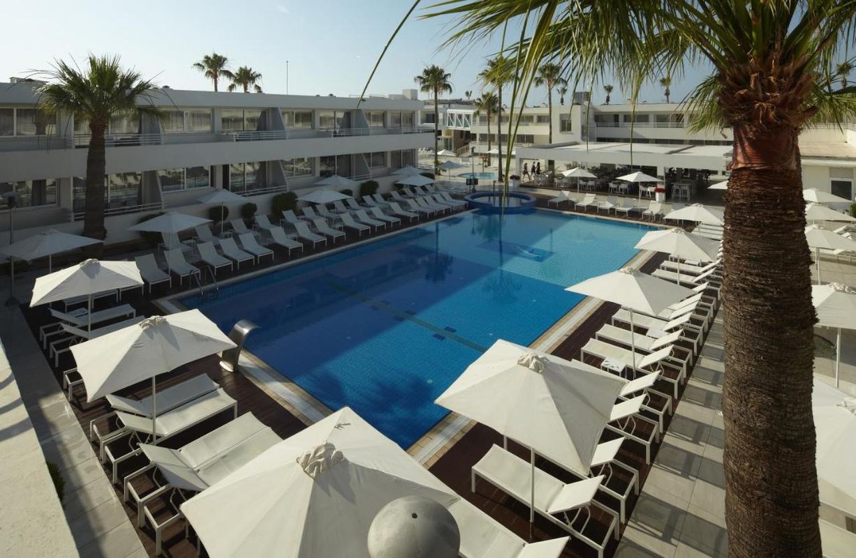 Melpo Antia Hotel & Suites фото 0