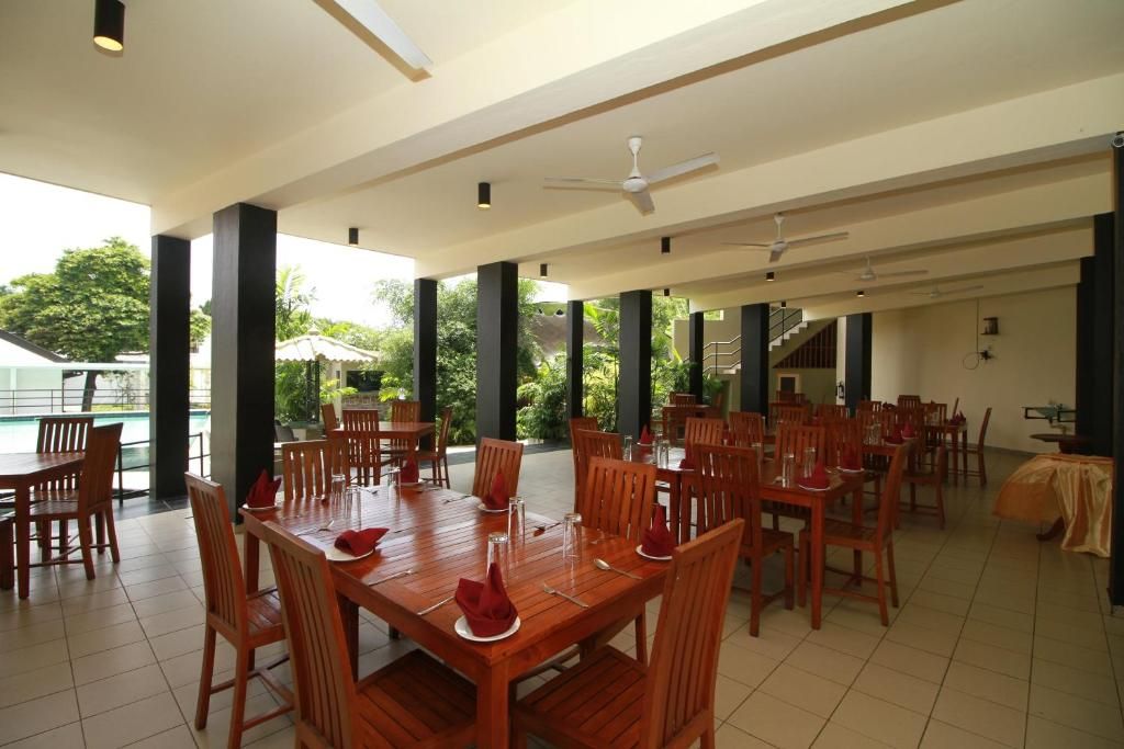 Garden Beach Hotel фото 29