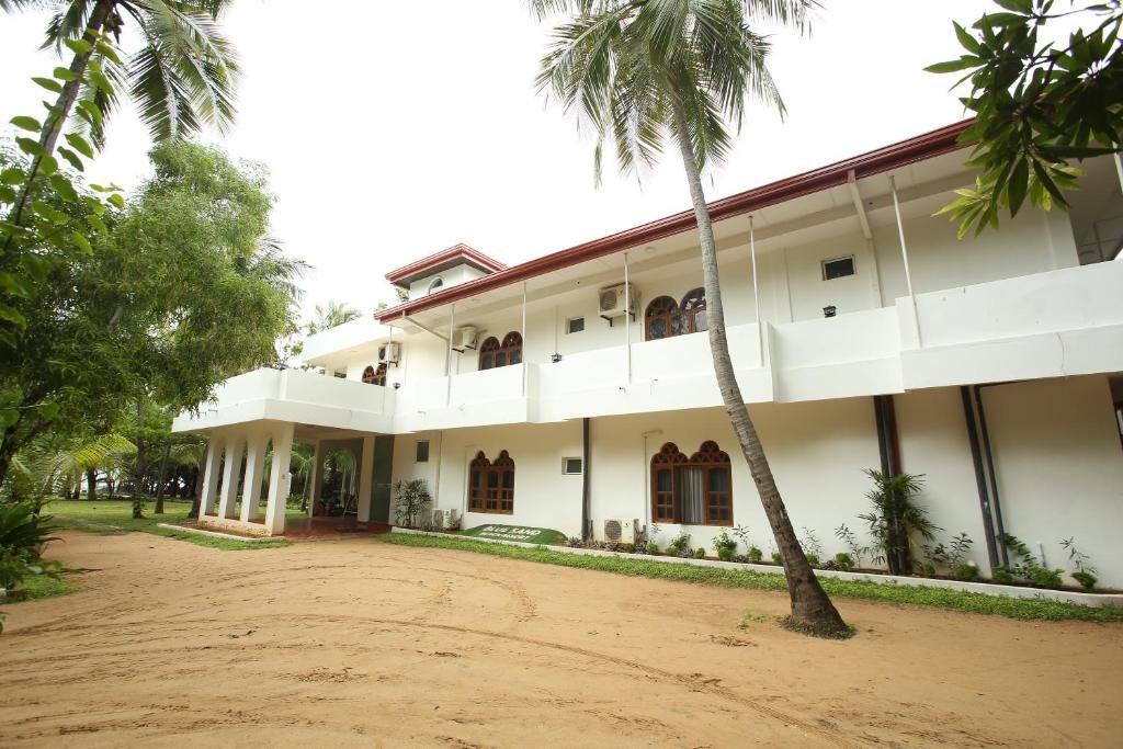 Blue Sand Beach Resort фото 0