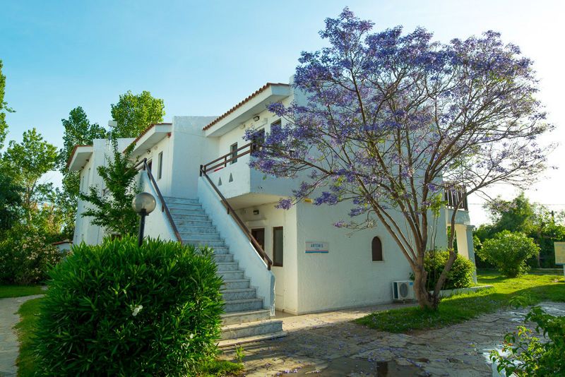Golden Coast Hotel & Bungalows фото 3