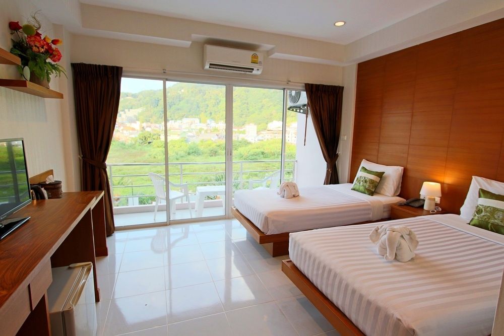 Good Nice Hotel Patong фото 29