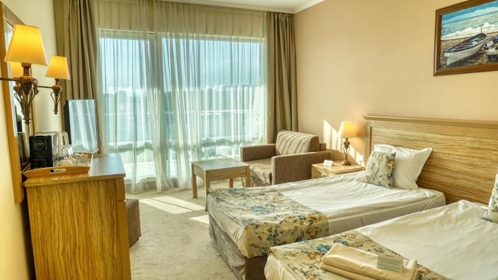 DIT Evrika Beach Club Hotel фото 16