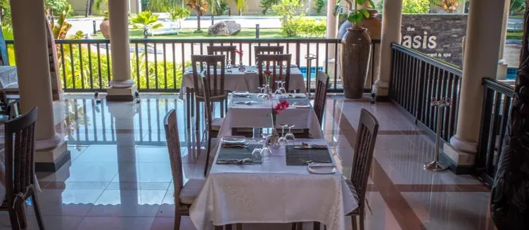 Фото отеля Oasis Hotel Restaurant & Spa