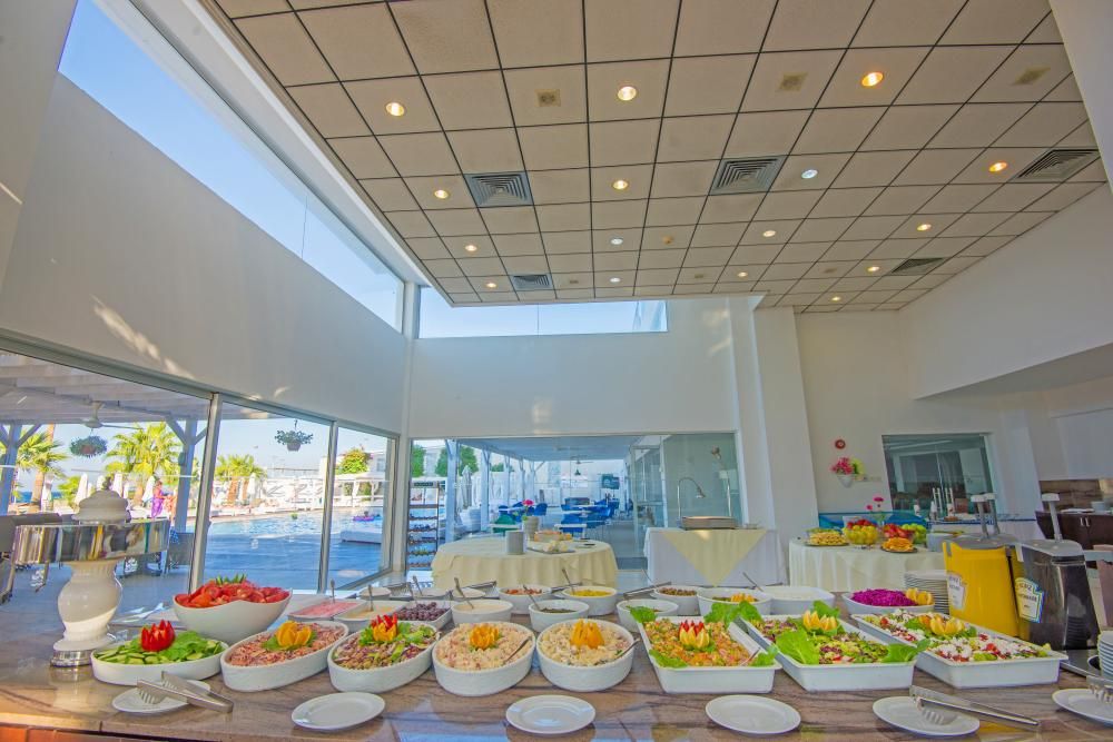 Silver Sands Beach Hotel фото 23