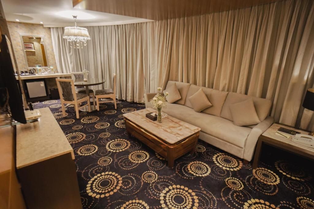 Peninsula Grand фото 6
