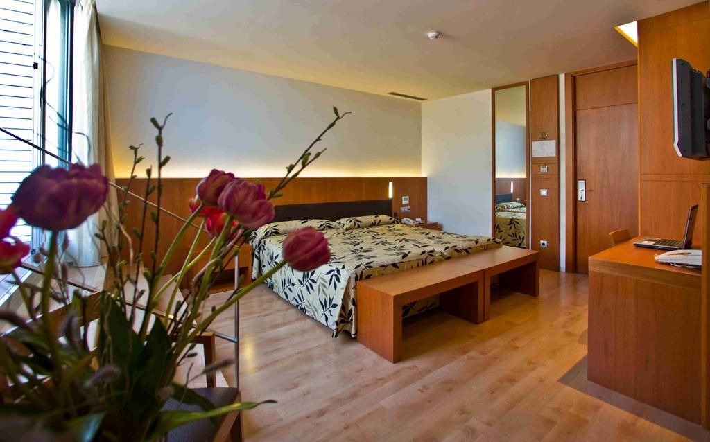 Hotel Lleo фото 2