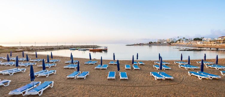 Фото отеля Golden Coast Beach Hotel