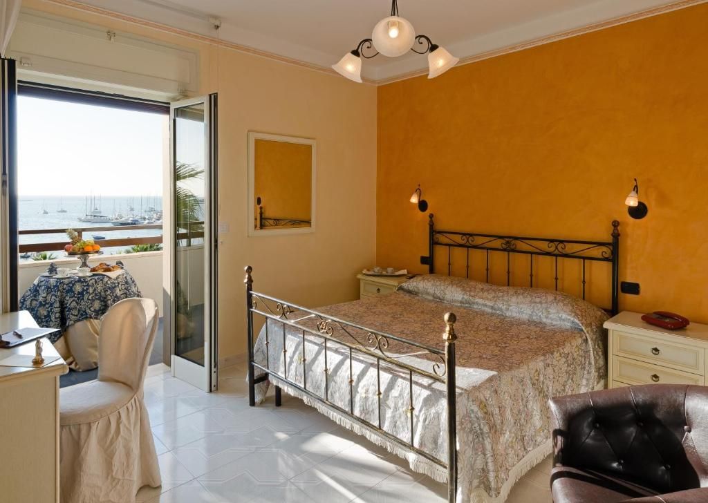 Hotel Mediterraneo фото 2