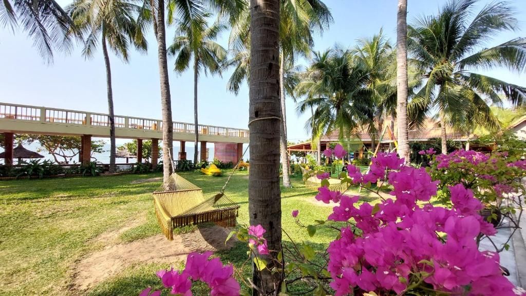 Hon Rom Central Beach Resort фото 30