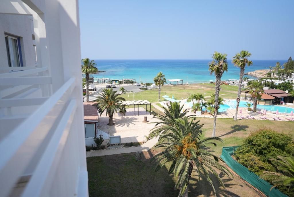 Astreas Beach Hotel фото 12