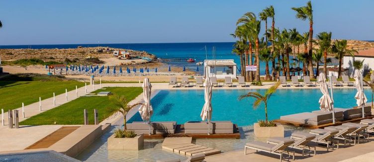 Фото отеля Chrysomare Beach Hotel & Resort