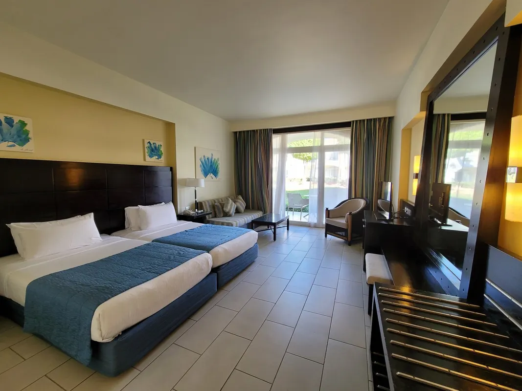 Reef Oasis Blue Bay Resort & Spa фото 4