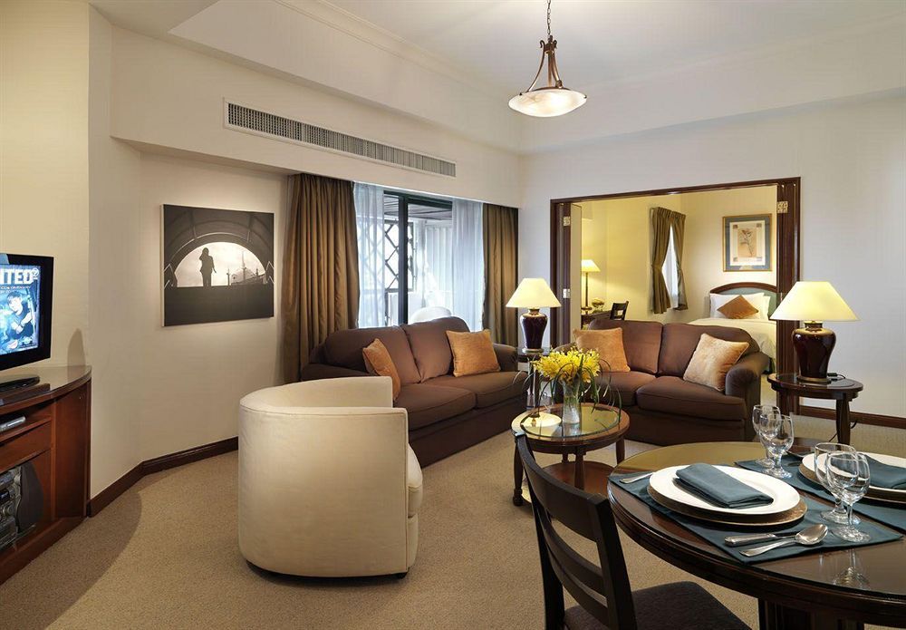 Ambassador Row Hotel Suites by Lanson Place фото 37