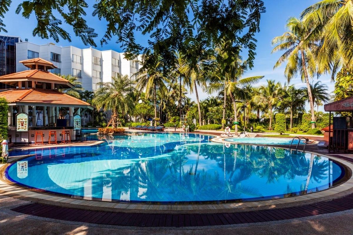 Cholchan Pattaya Beach Resort фото 14