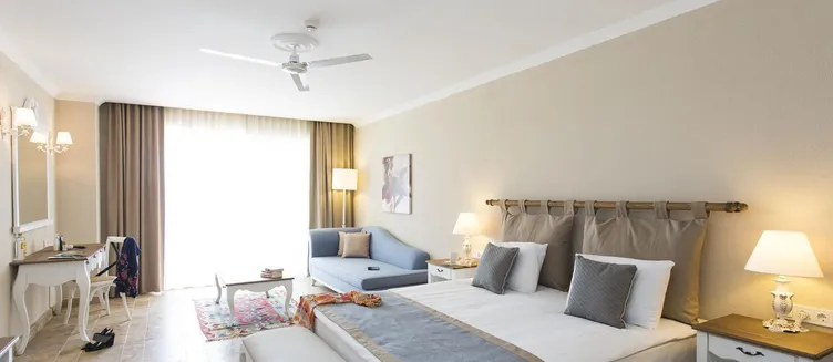 Фото отеля Andriake Beach Club Hotel