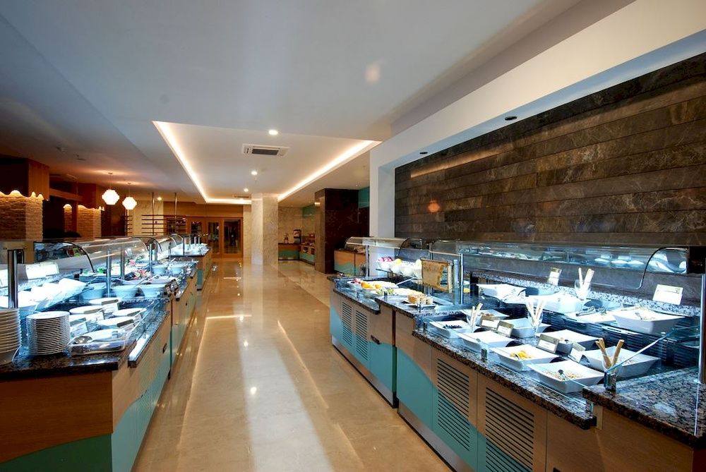 Commodore Elite Suites & Spa (Adults Only) фото 97