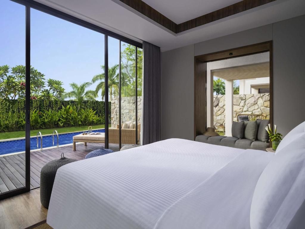 Pullman Lombok Merujani Mandalika Beach Resort фото 47